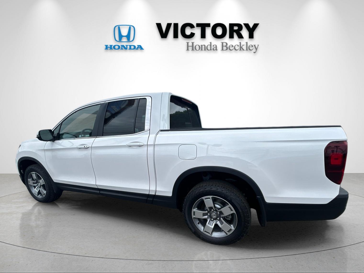 New 2026 Platinum White Pearl Honda RTL image 3