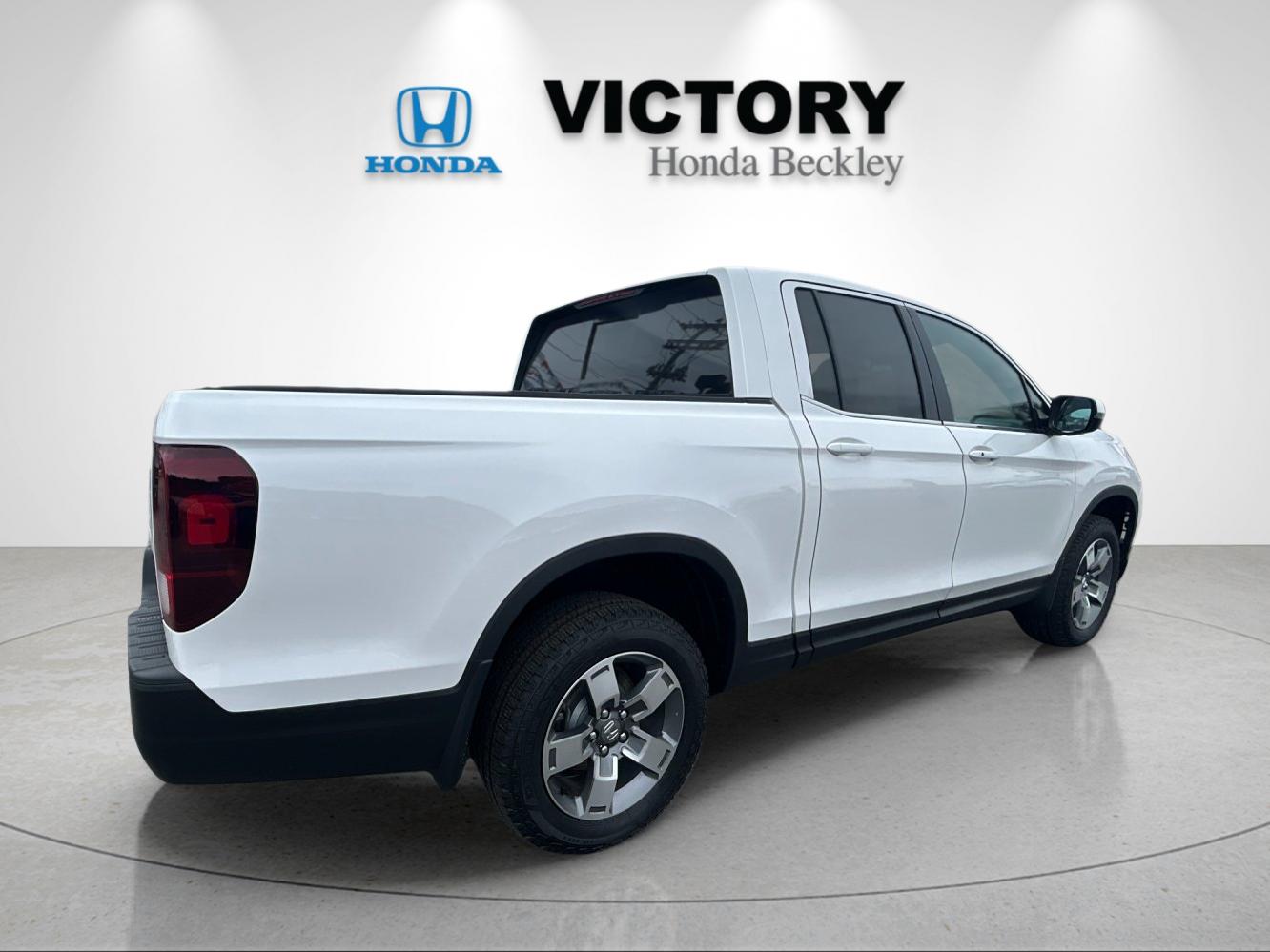 New 2026 Platinum White Pearl Honda RTL image 5
