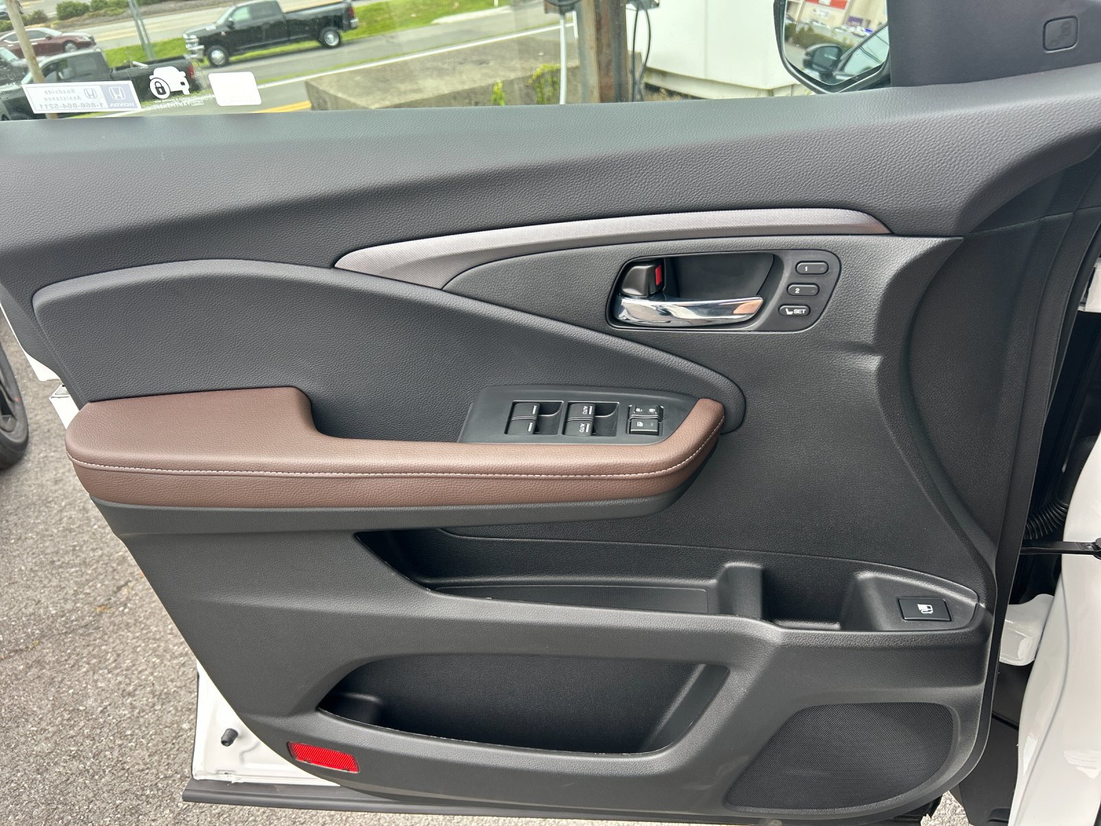 New 2026 Platinum White Pearl Honda RTL image 12