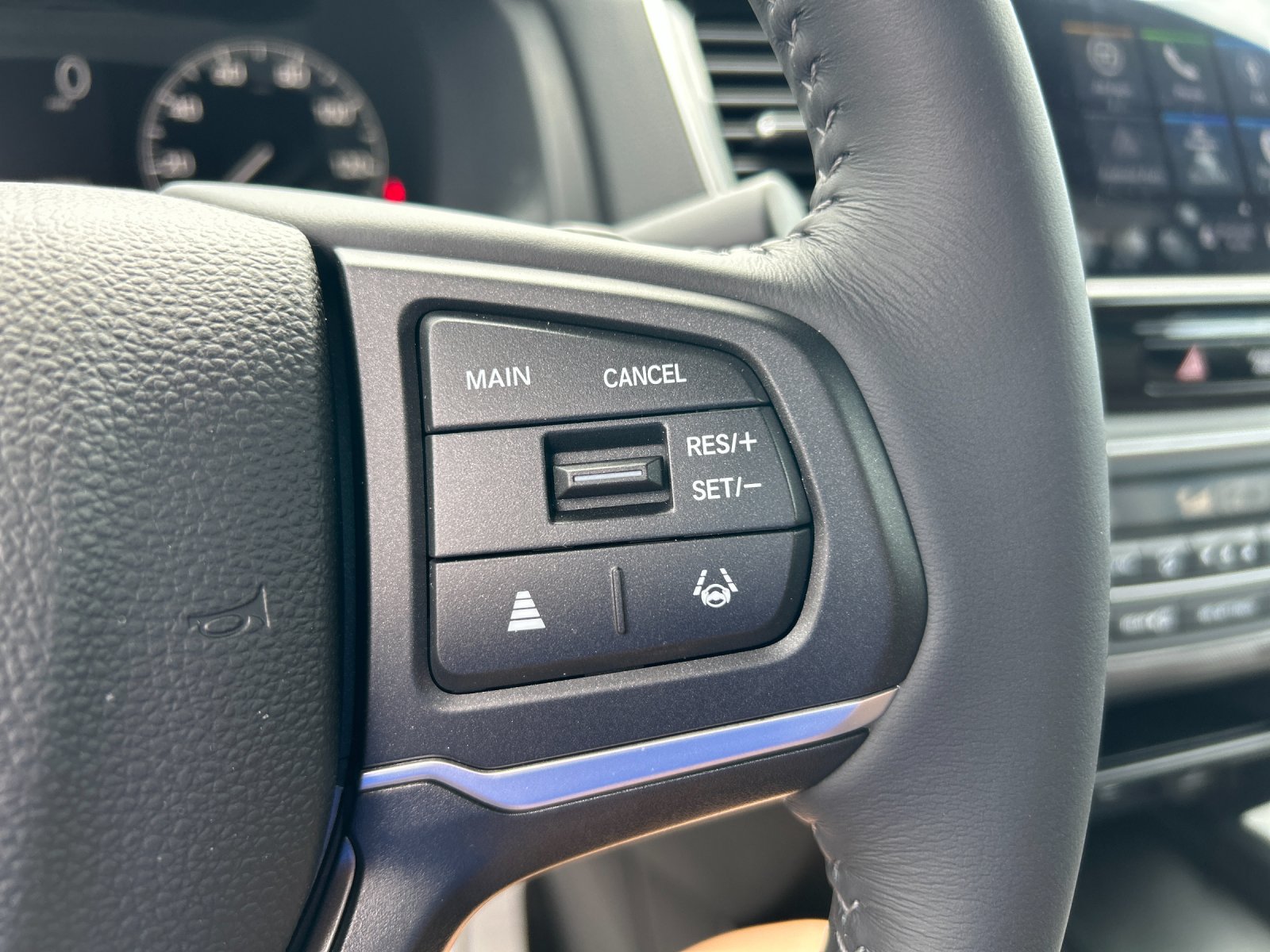 New 2025 Crystal Black Pearl Honda AWD RTL image 29