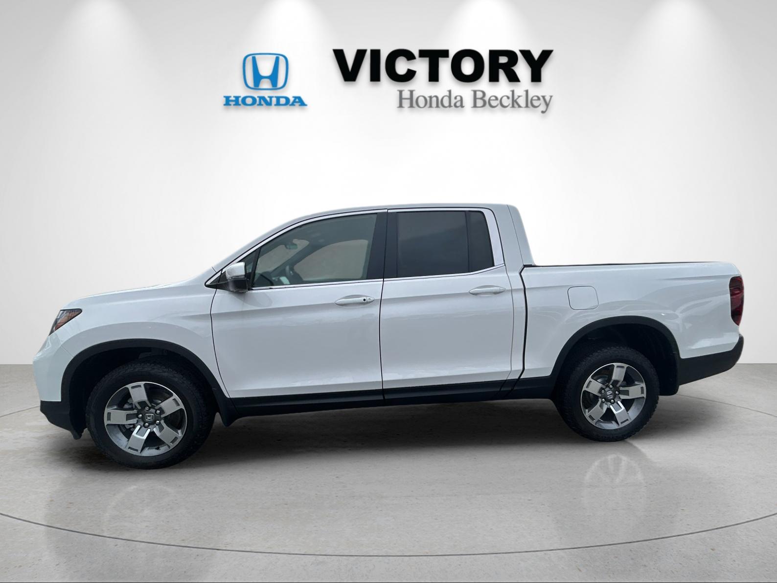 New 2026 Platinum White Pearl Honda RTL image 2