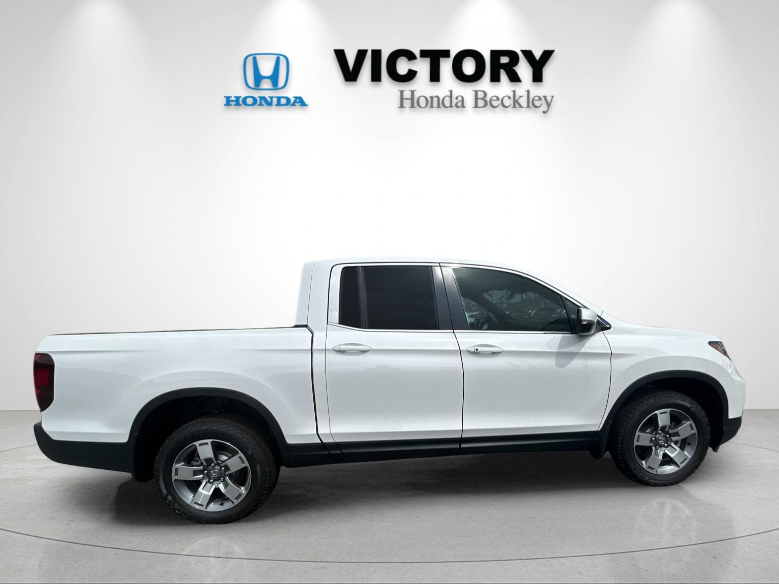 New 2026 Platinum White Pearl Honda RTL image 6