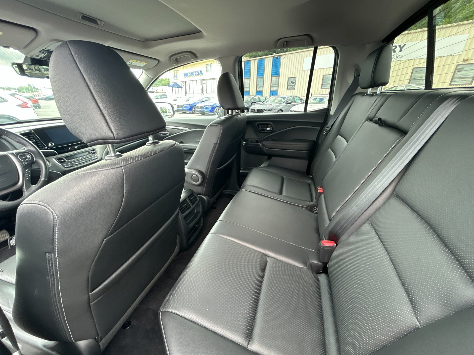 Used 2023 Lunar Silver Metallic Honda RTL image 14
