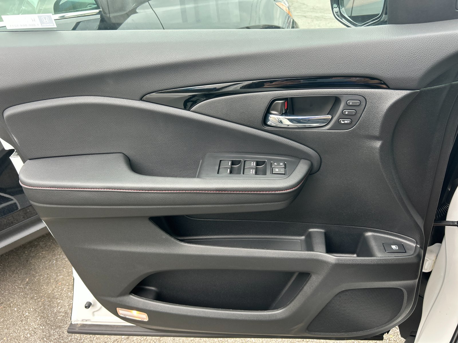 New 2026 Platinum White Pearl Honda Black Edition image 12