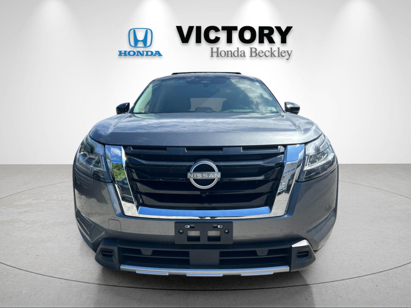 Used 2023 Gun Metallic Nissan Platinum image 8