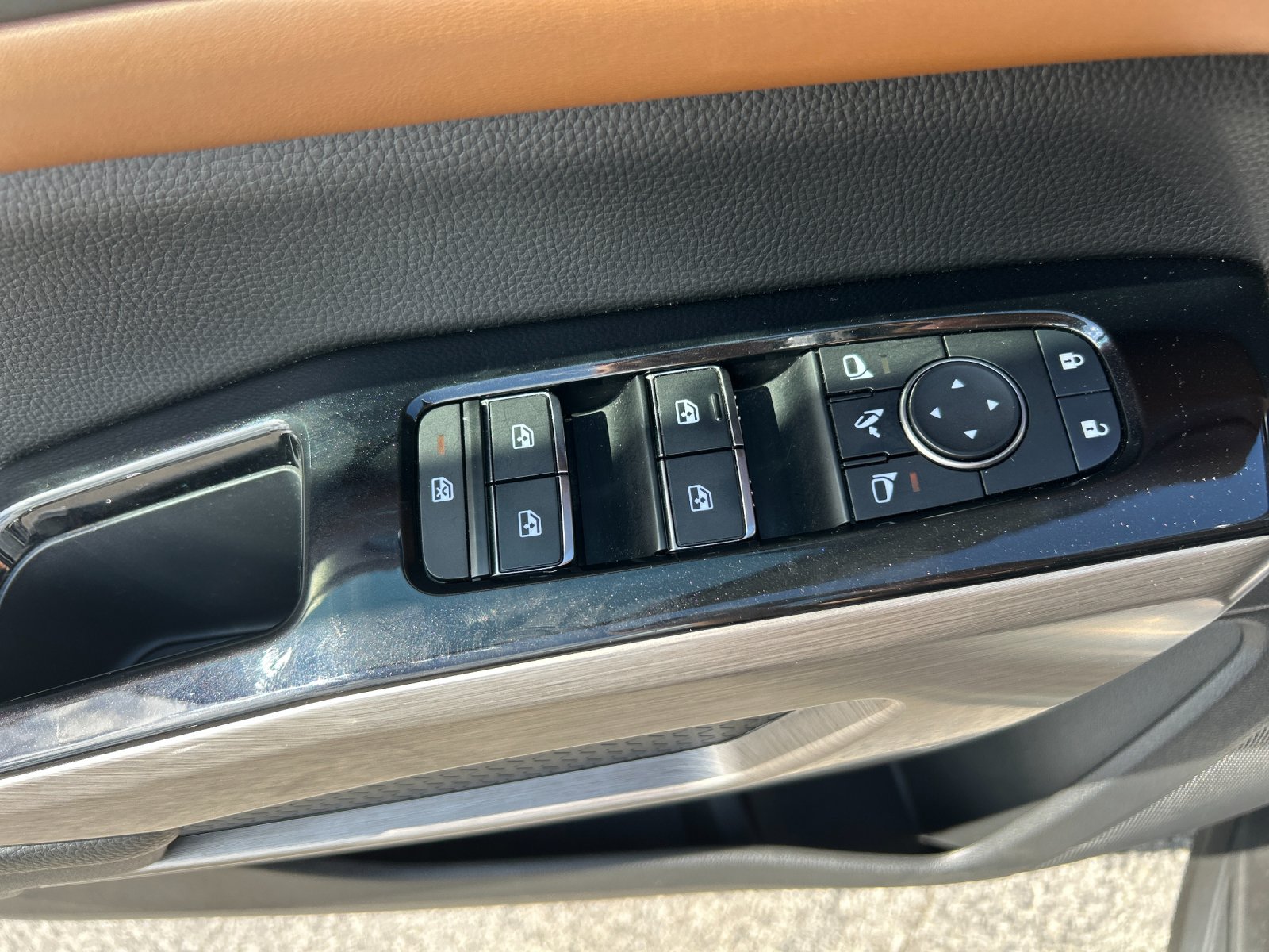 Used 2023 Gun Metallic Nissan Platinum image 13