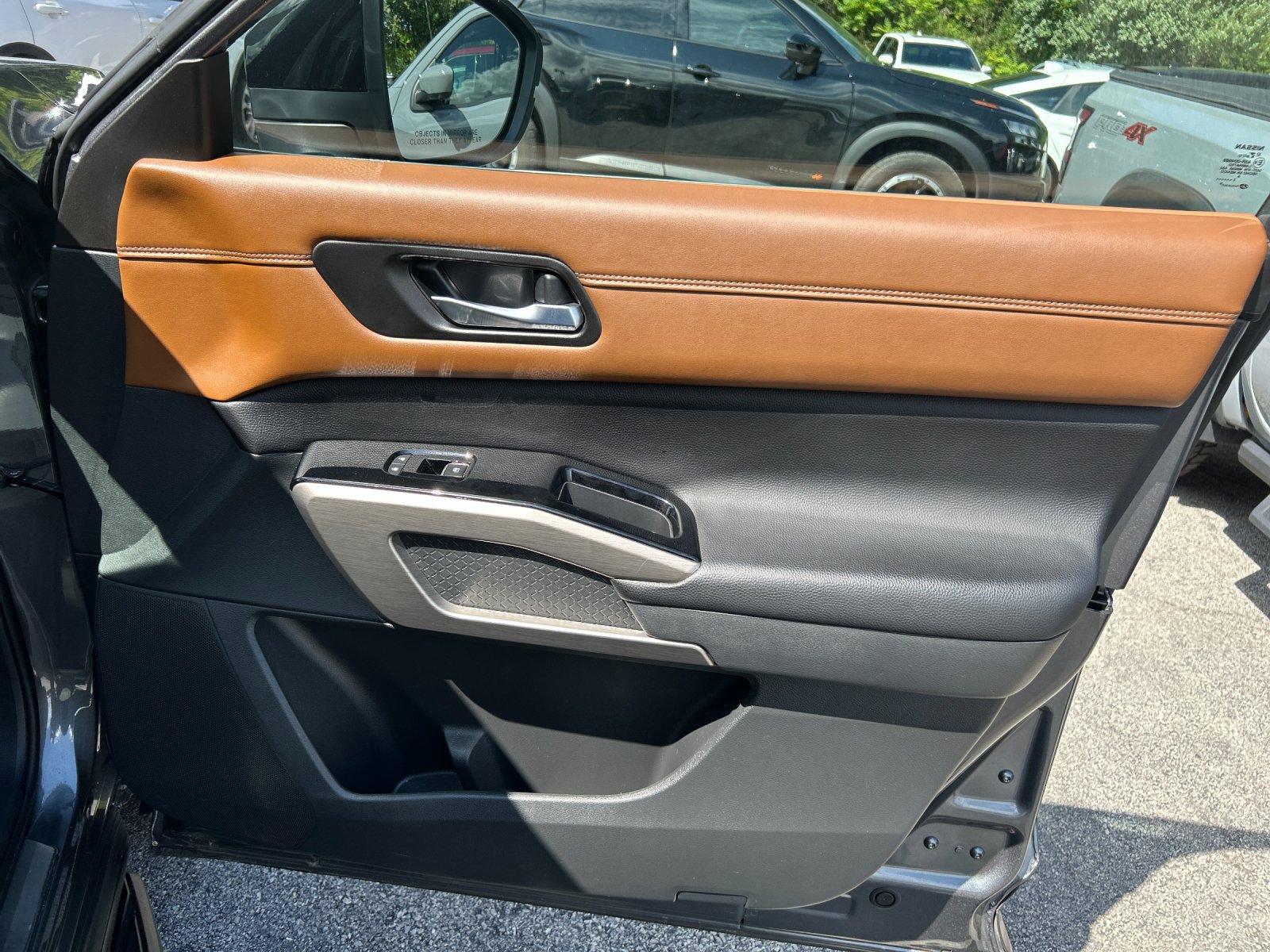 Used 2023 Gun Metallic Nissan Platinum image 22