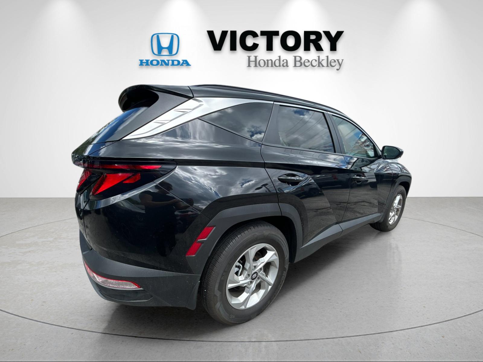 Used 2024 Black Pearl Hyundai SEL image 5