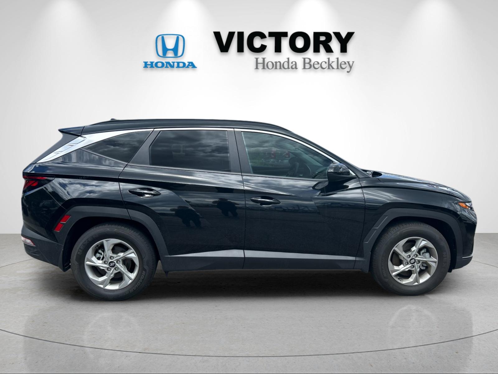 Used 2024 Black Pearl Hyundai SEL image 6