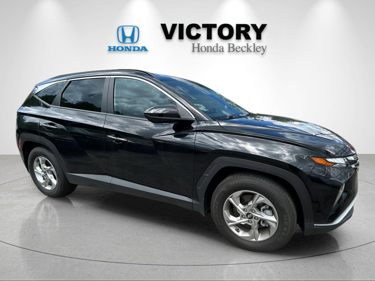 Used 2024 Black Pearl Hyundai SEL image 7