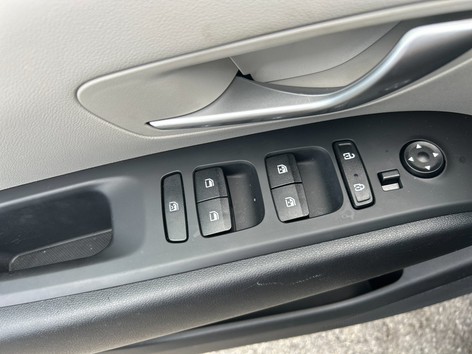 Used 2024 Black Pearl Hyundai SEL image 13
