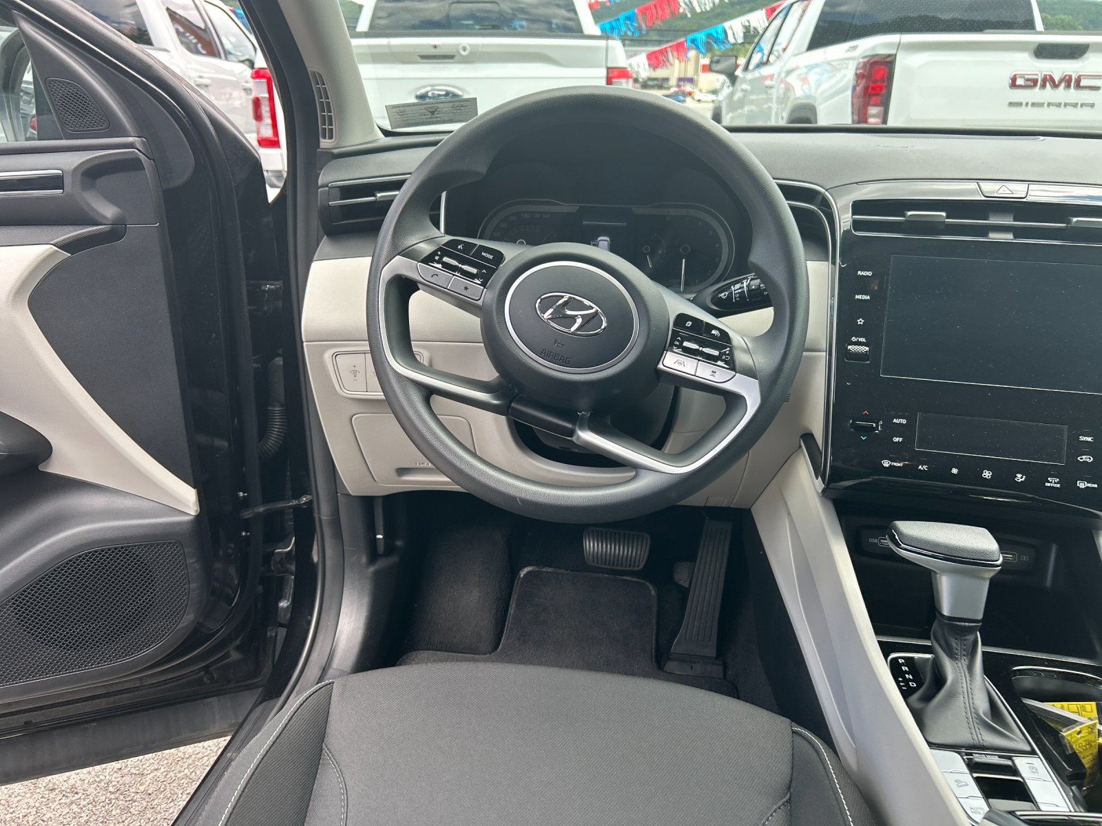 Used 2024 Black Pearl Hyundai SEL image 17