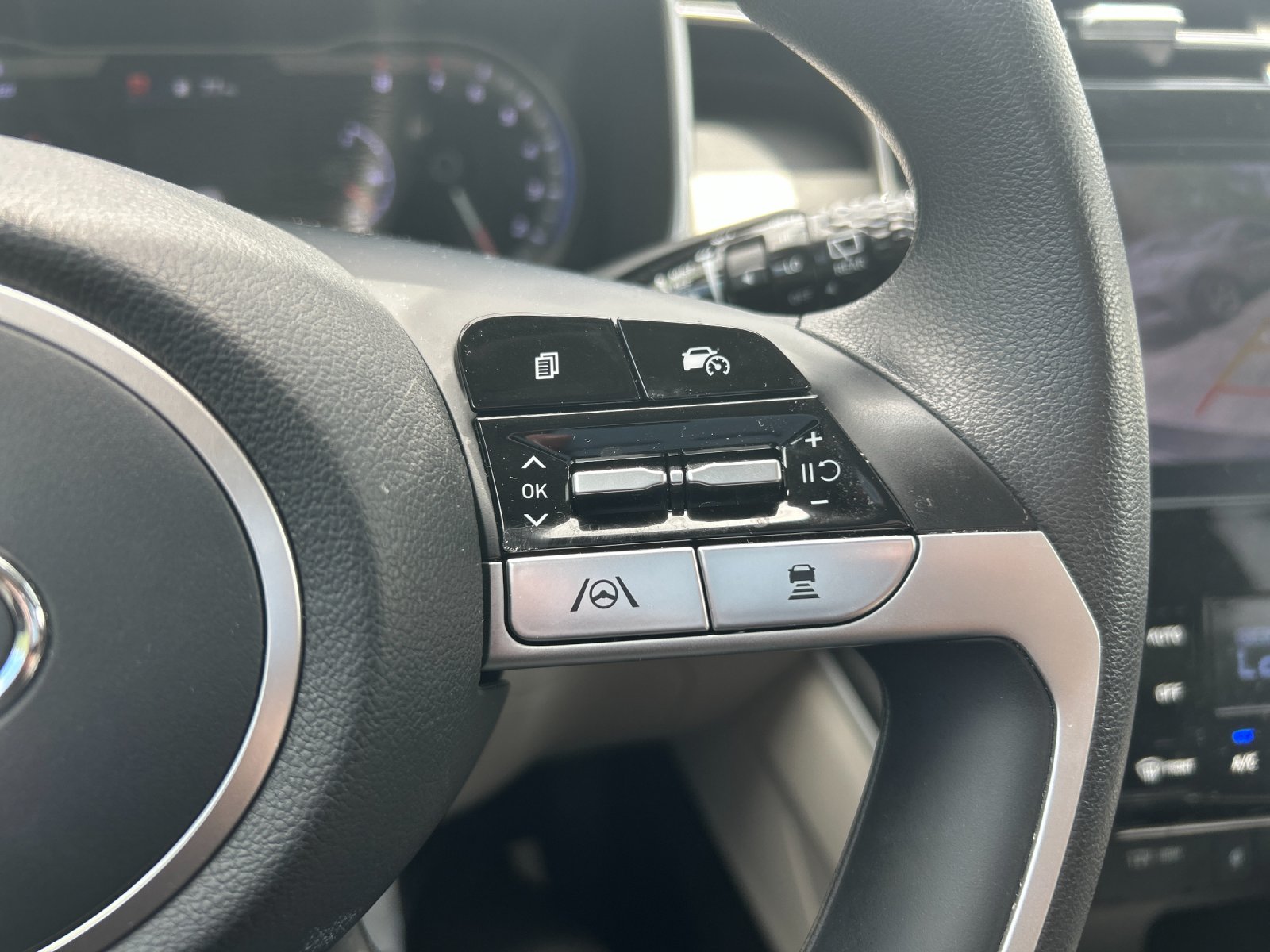 Used 2024 Black Pearl Hyundai SEL image 30