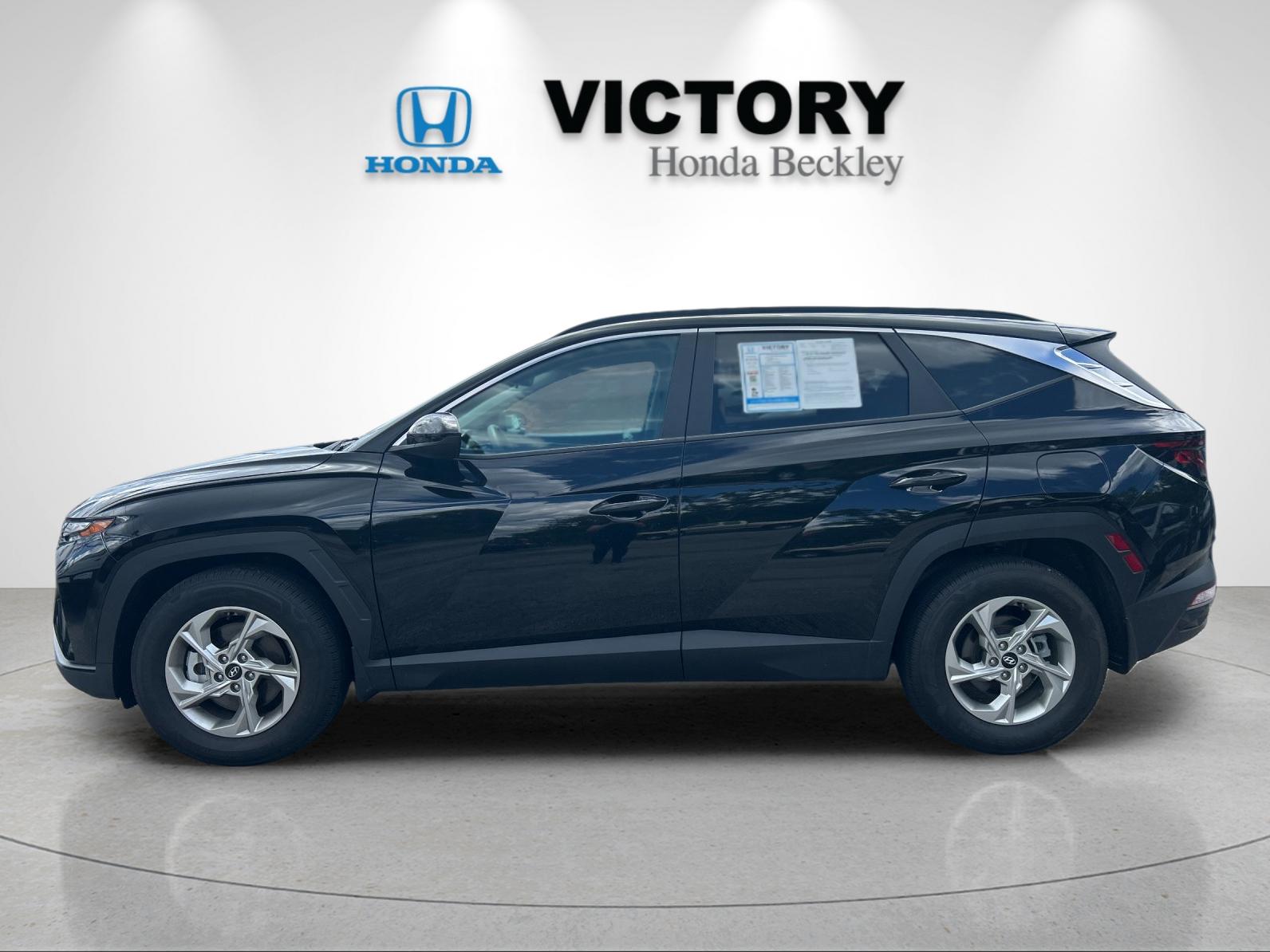 Used 2024 Black Pearl Hyundai SEL image 2