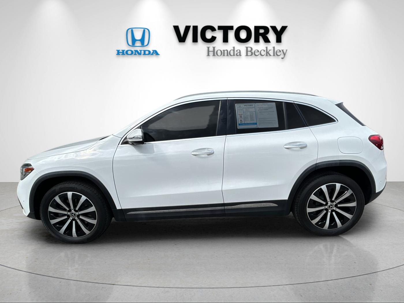 Used 2022  Mercedes-Benz GLA 250 image 2