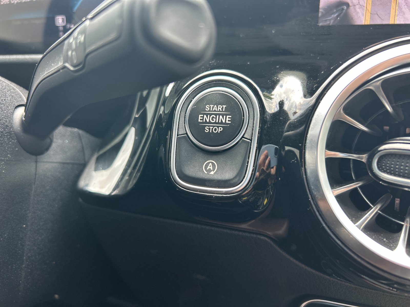 Used 2022  Mercedes-Benz GLA 250 image 28