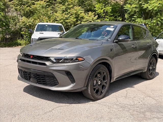 Used 2024 Gray Dodge R/T image 9