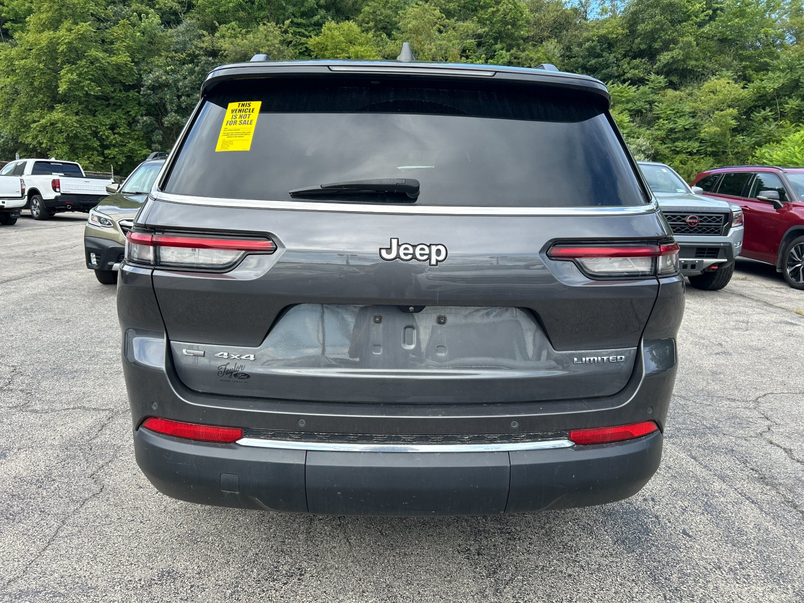 Used 2022 Gray Metallic Jeep Limited image 4