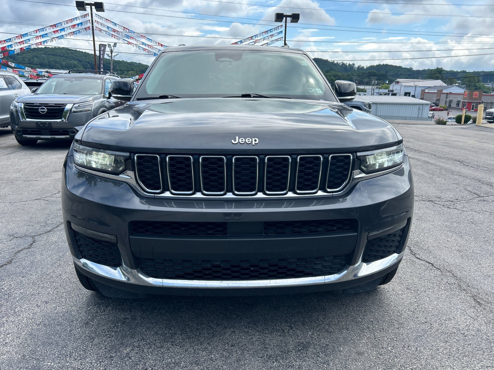 Used 2022 Gray Metallic Jeep Limited image 8