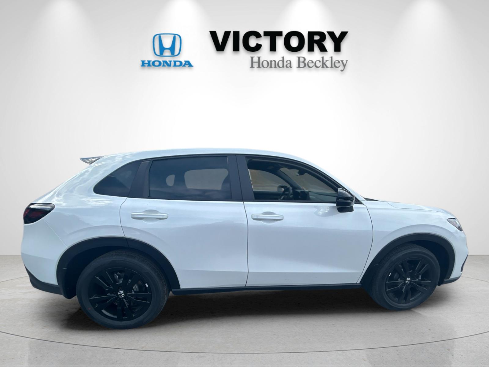 New 2027 Platinum White Pearl Honda Sport AWD image 6