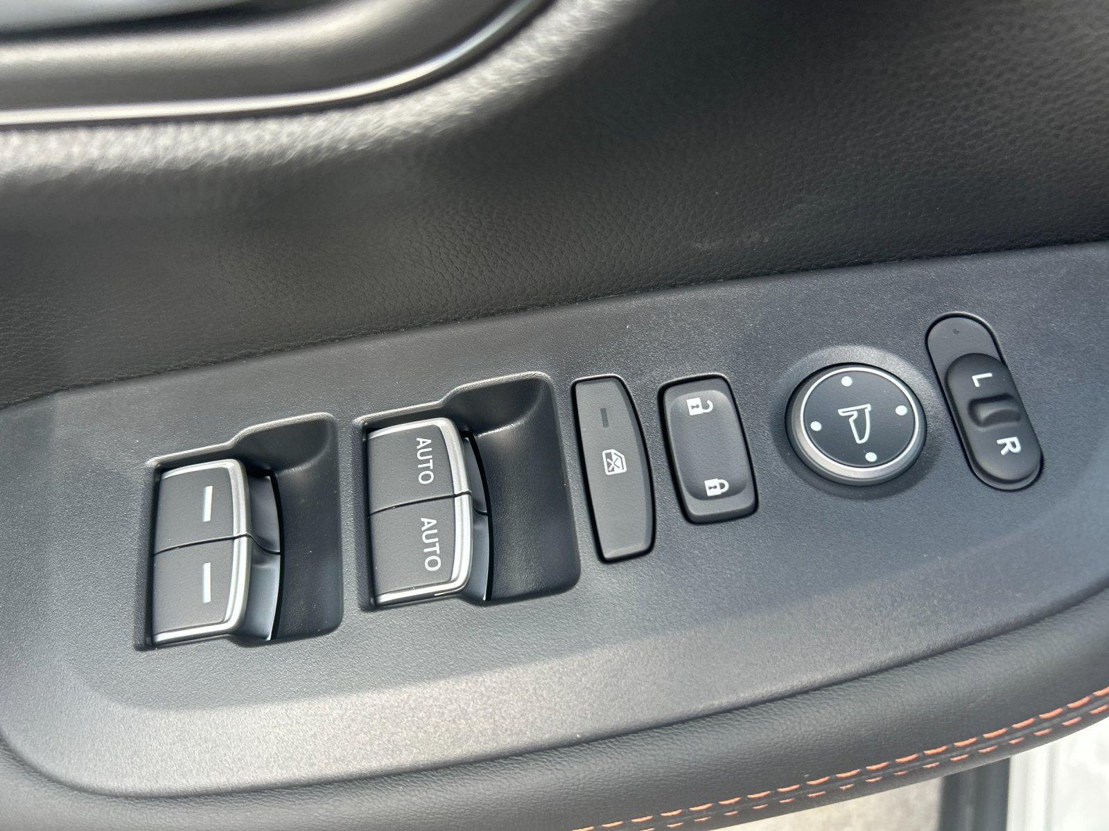 New 2027 Platinum White Pearl Honda Sport AWD image 13