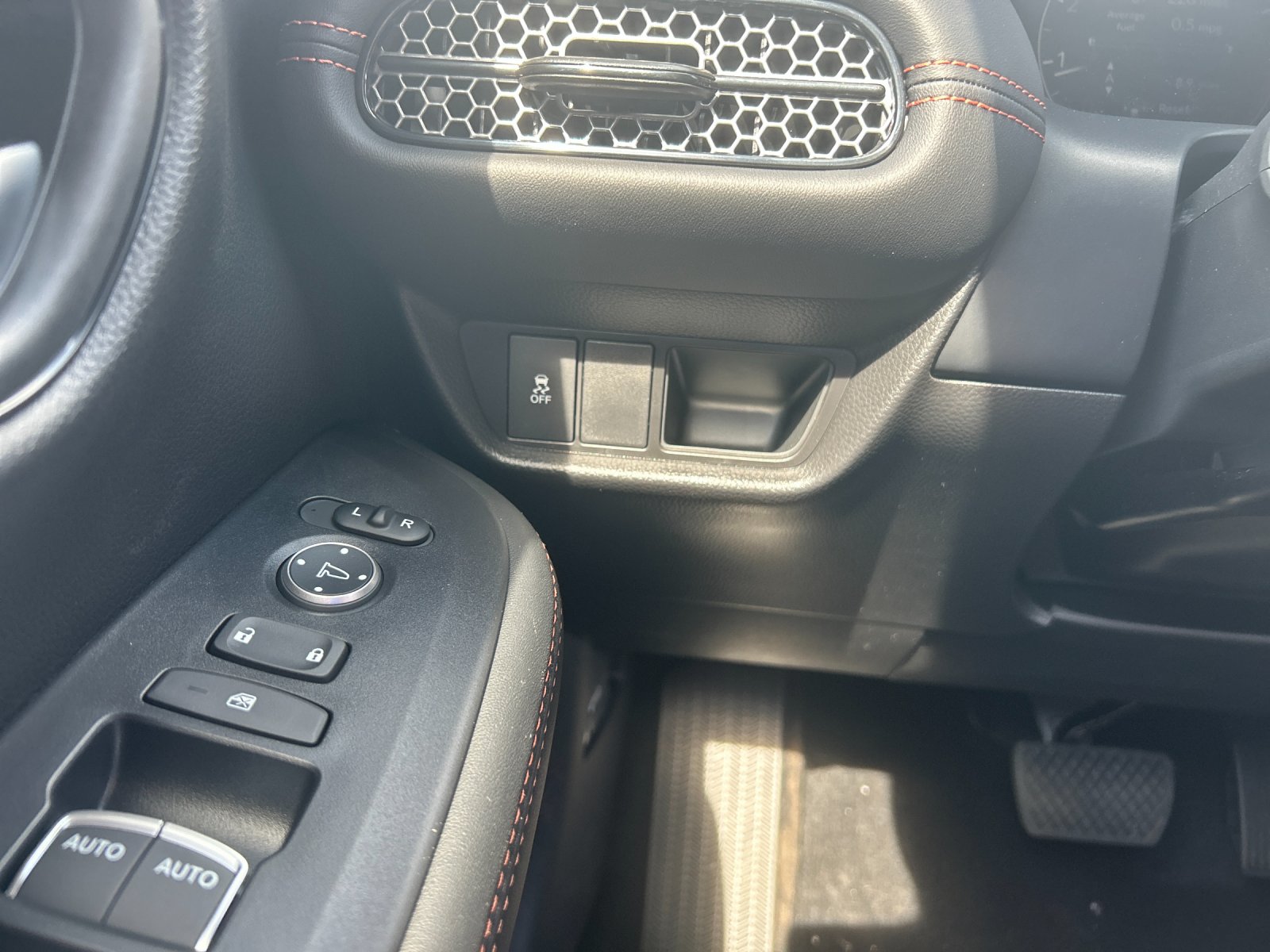 New 2027 Platinum White Pearl Honda Sport AWD image 33
