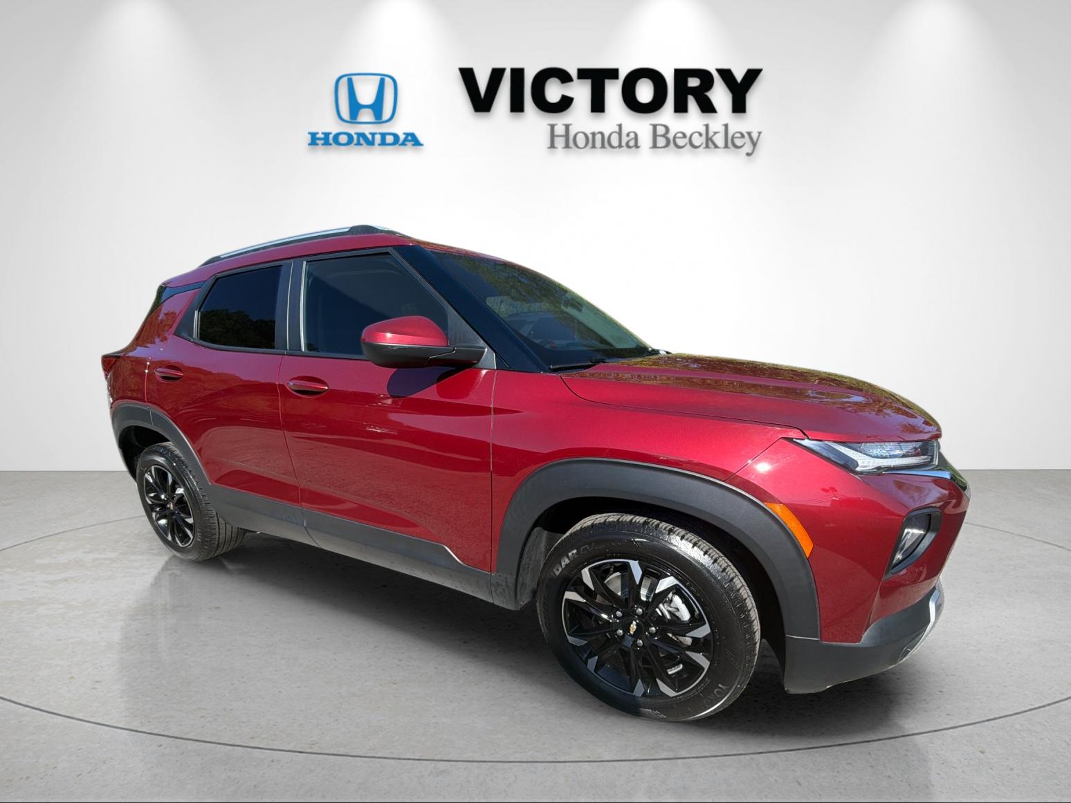 Used 2023 Crimson Chevrolet LT image 7