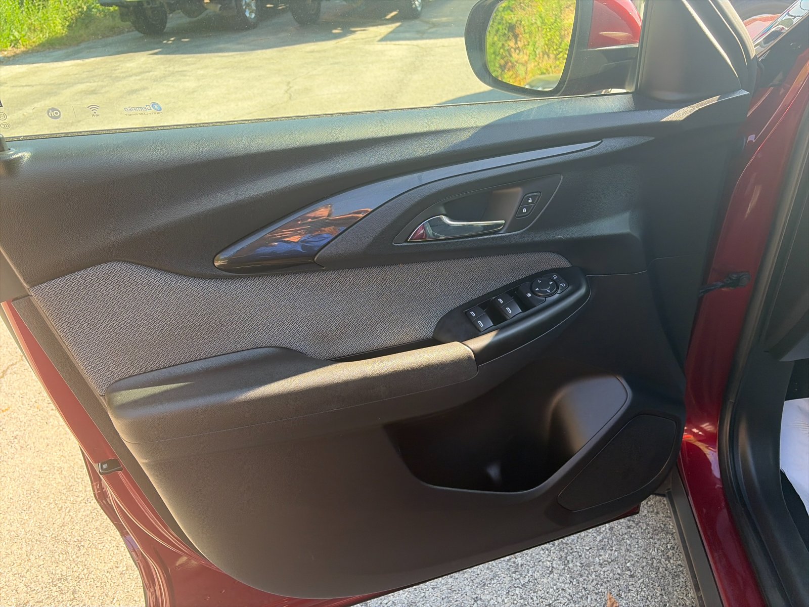 Used 2023 Crimson Chevrolet LT image 12