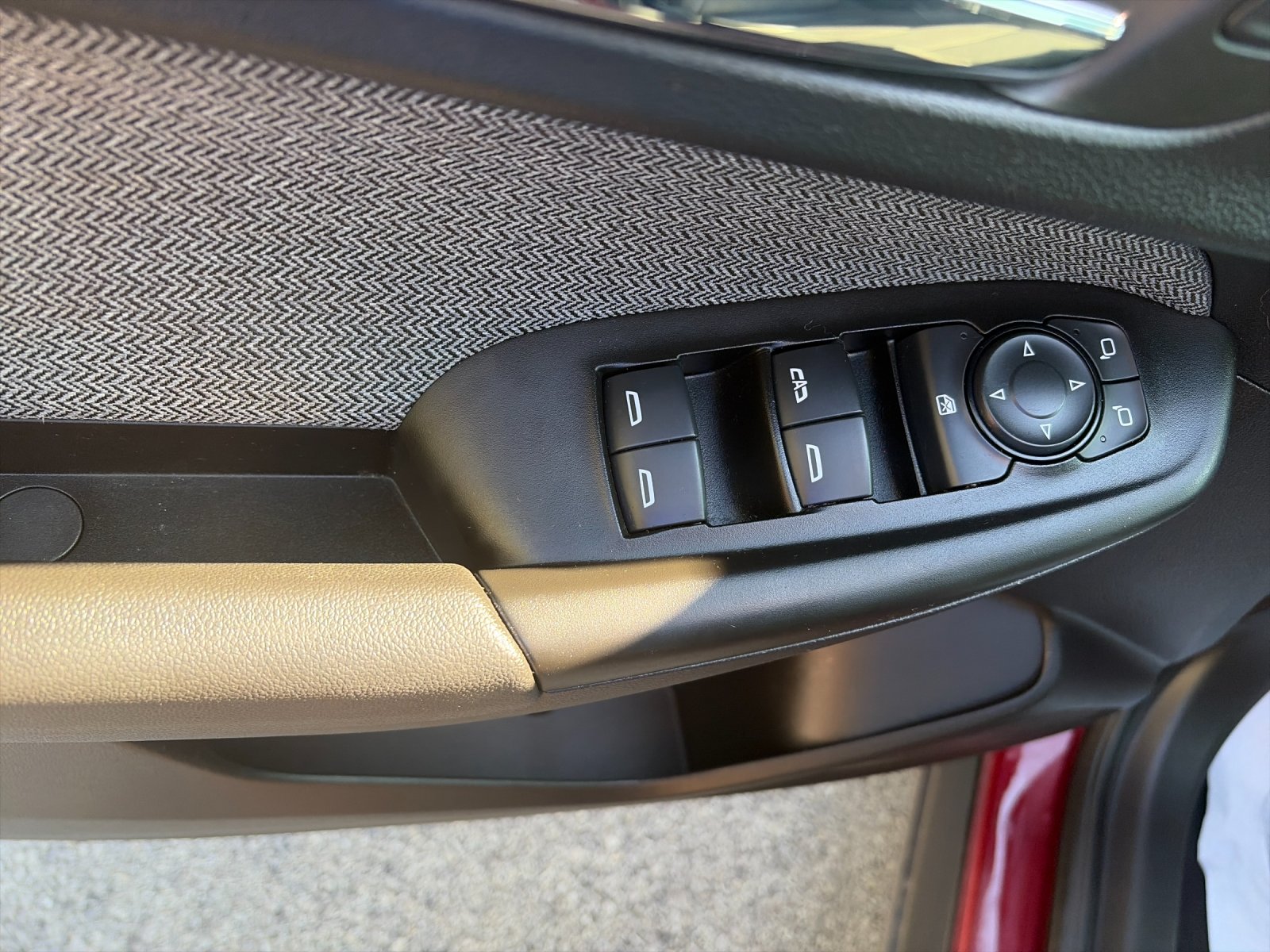 Used 2023 Crimson Chevrolet LT image 13