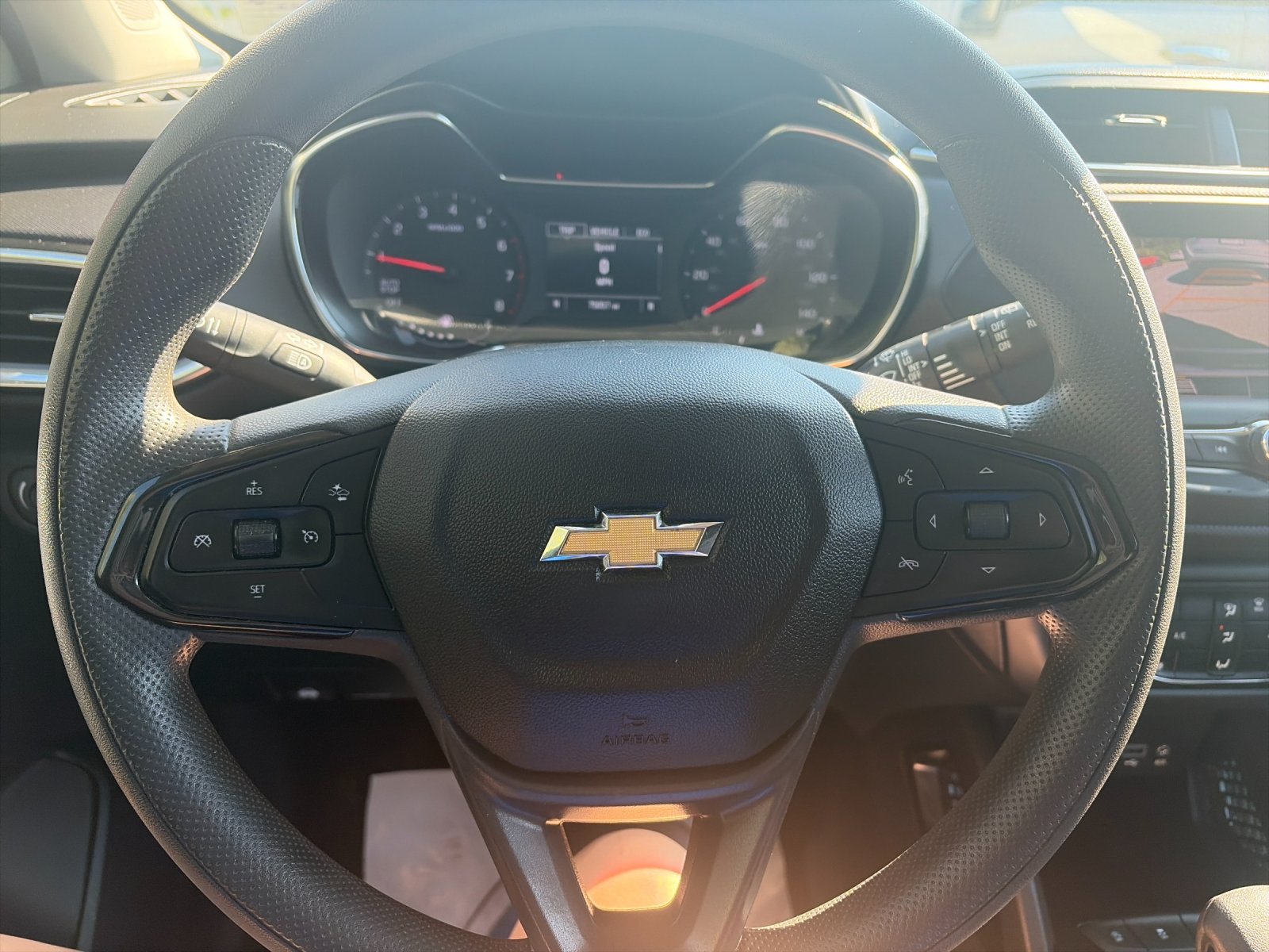 Used 2023 Crimson Chevrolet LT image 27