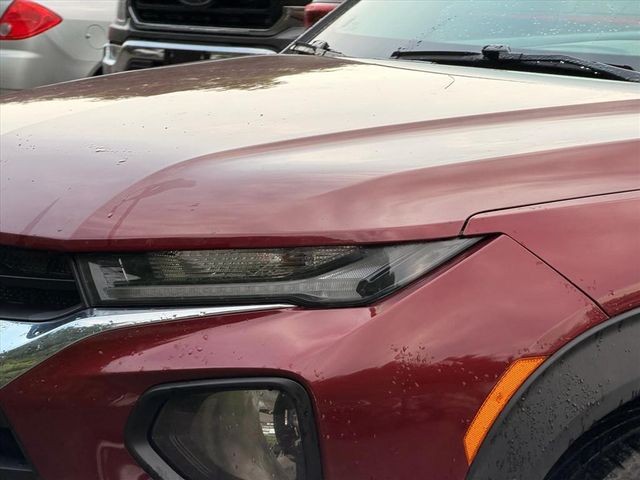 Used 2023 Crimson Chevrolet LT image 4