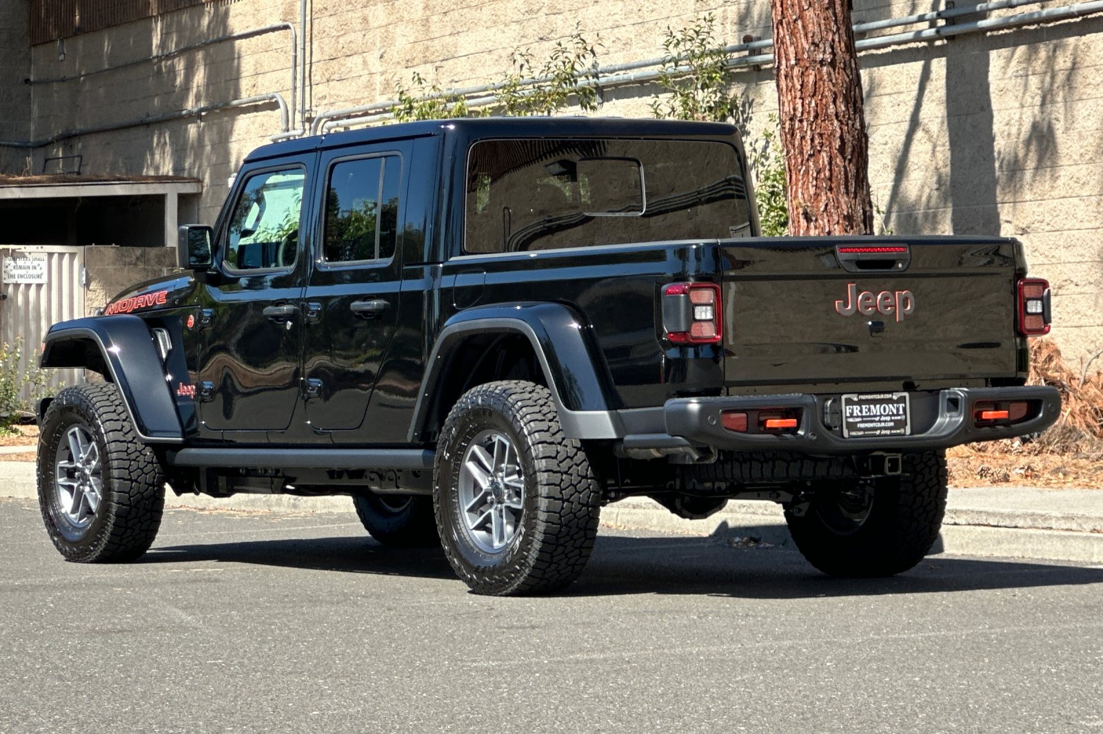 New 2026 Black Clear-Coat Exterior Paint Jeep Mojave X image 5