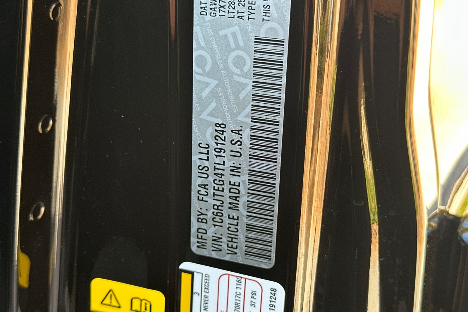 New 2026 Black Clear-Coat Exterior Paint Jeep Mojave X image 28