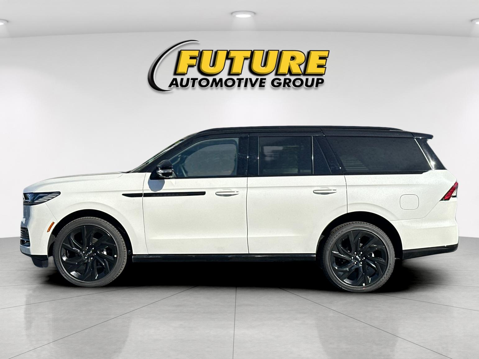 New 2027 Pristine White Metallic Tri-Coat Lincoln Black Label image 6