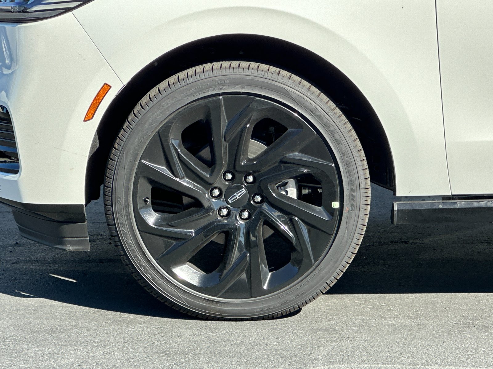 New 2027 Pristine White Metallic Tri-Coat Lincoln Black Label image 25