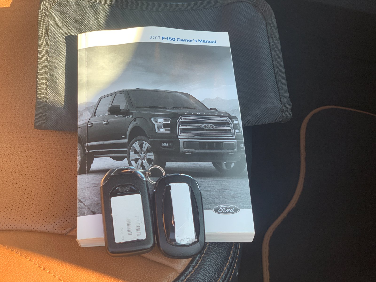 Used 2017 Gold Ford Limited image 10