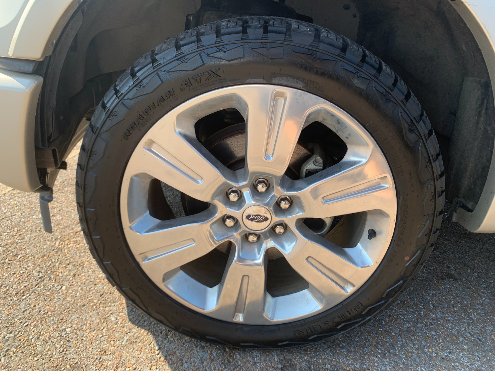 Used 2017 Gold Ford Limited image 33
