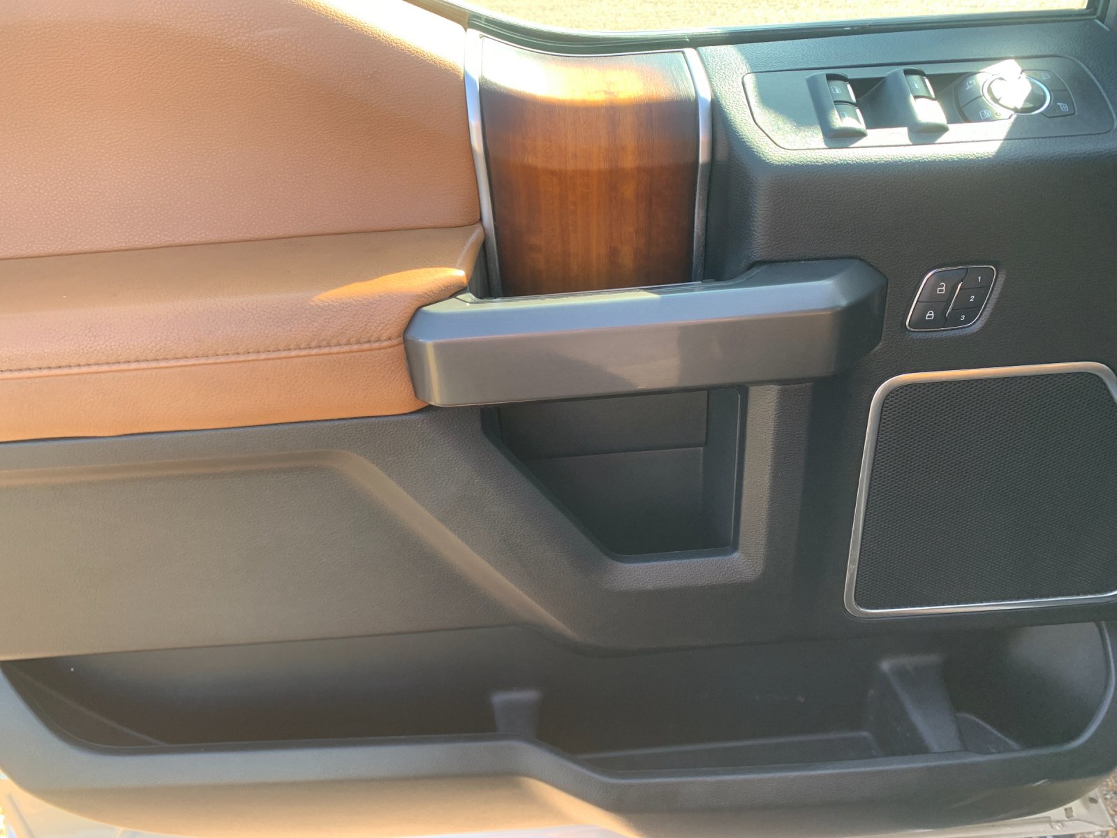 Used 2017 Gold Ford Limited image 13
