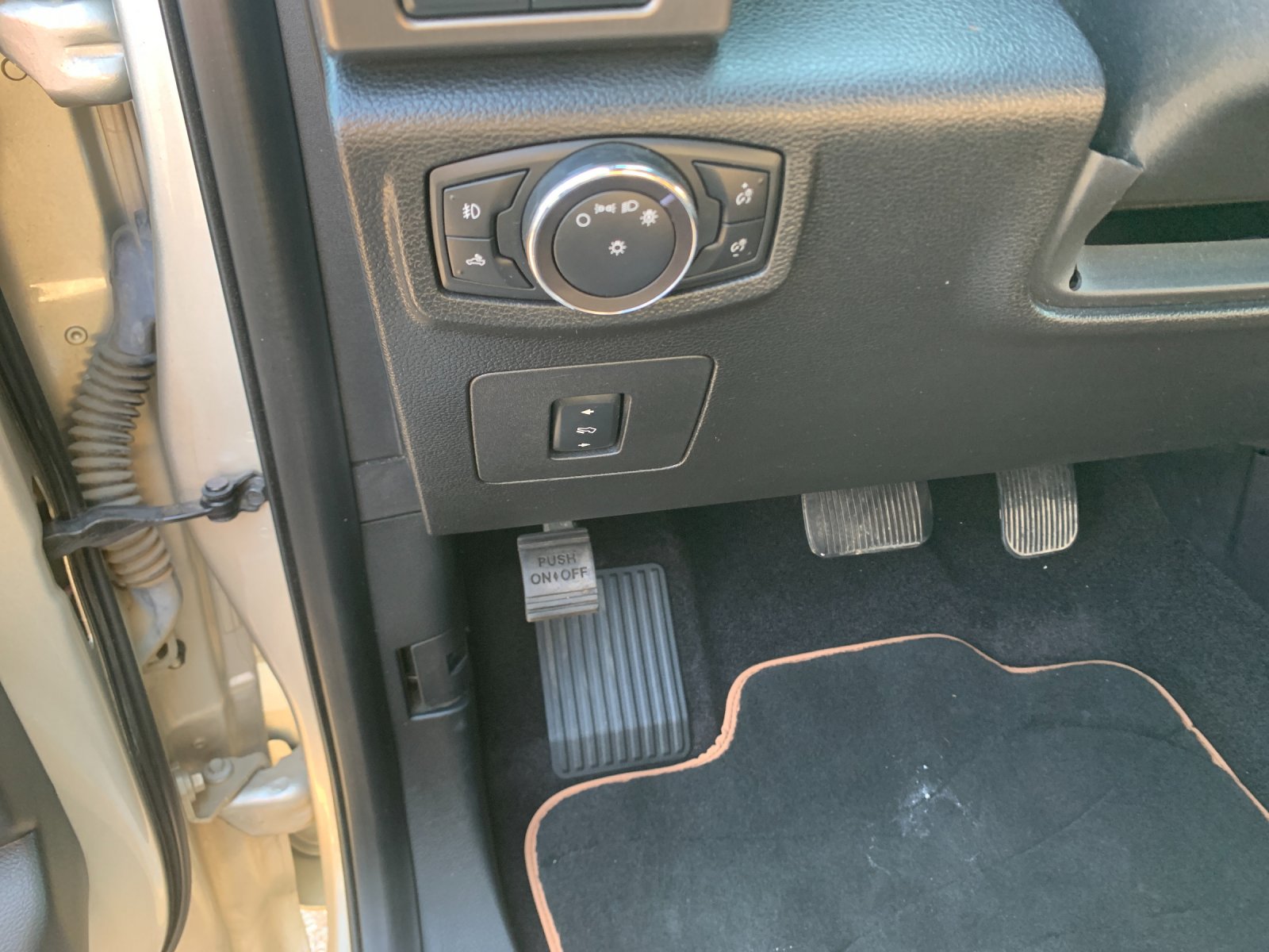 Used 2017 Gold Ford Limited image 32