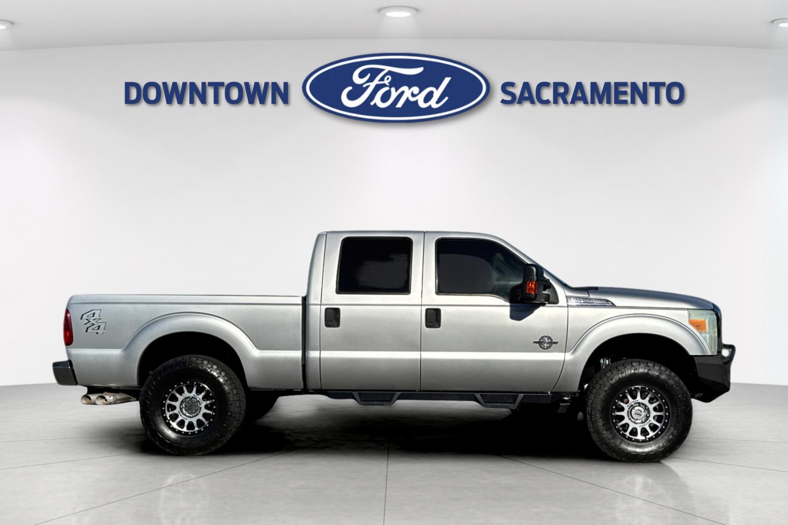 Used 2016 Ingot Silver Ford XLT image 10