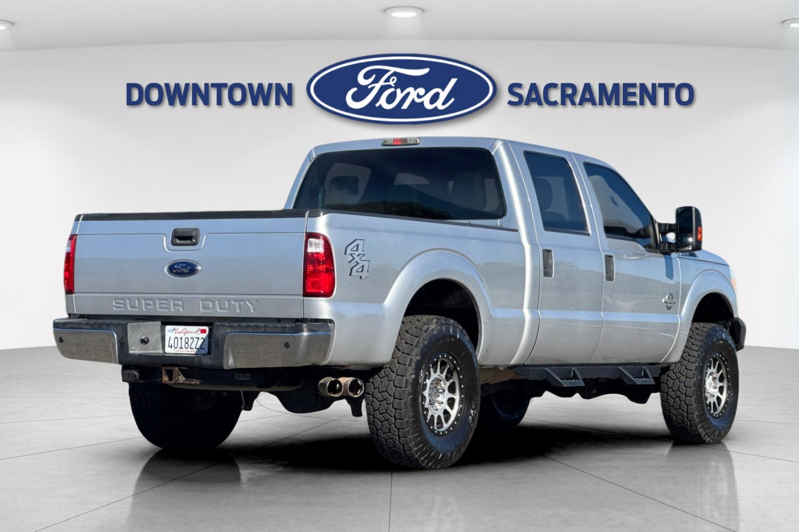 Used 2016 Ingot Silver Ford XLT image 3