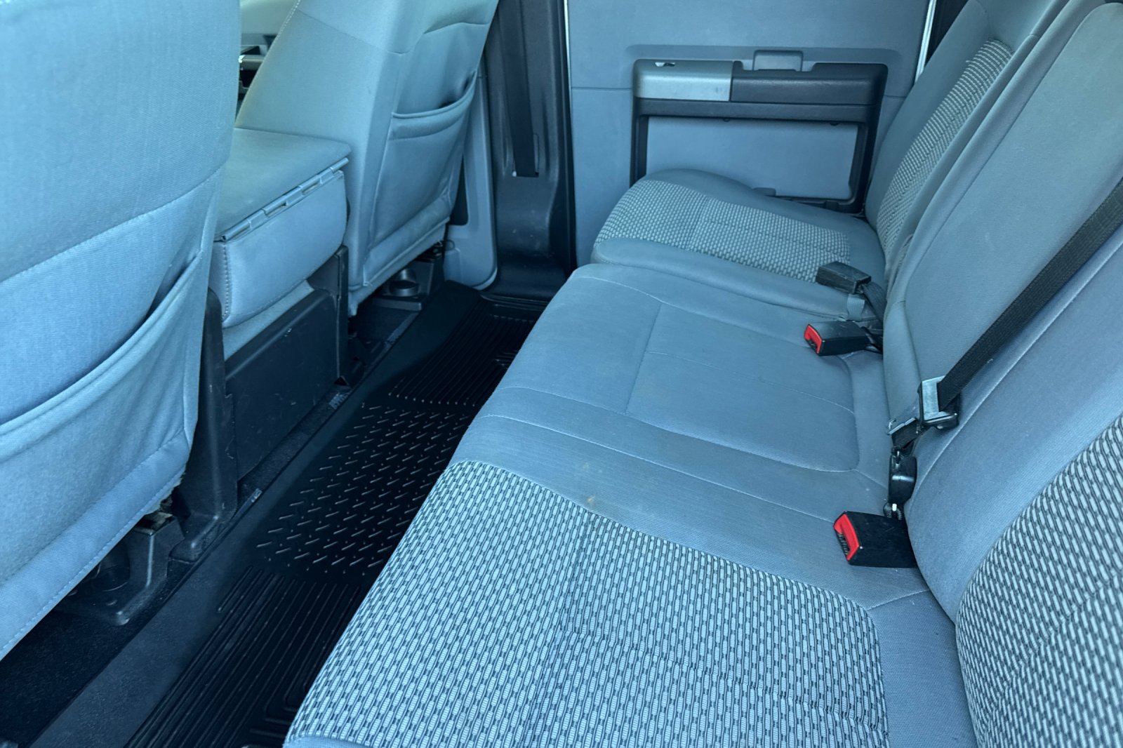 Used 2016 Ingot Silver Ford XLT image 6