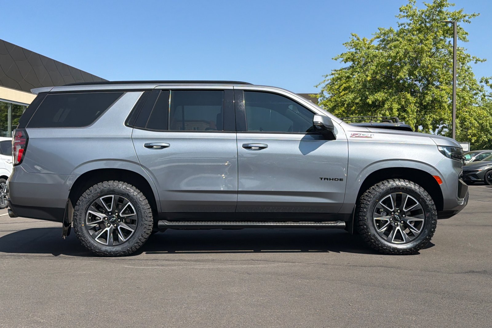 Used 2022 Gray Chevrolet Z71 image 3