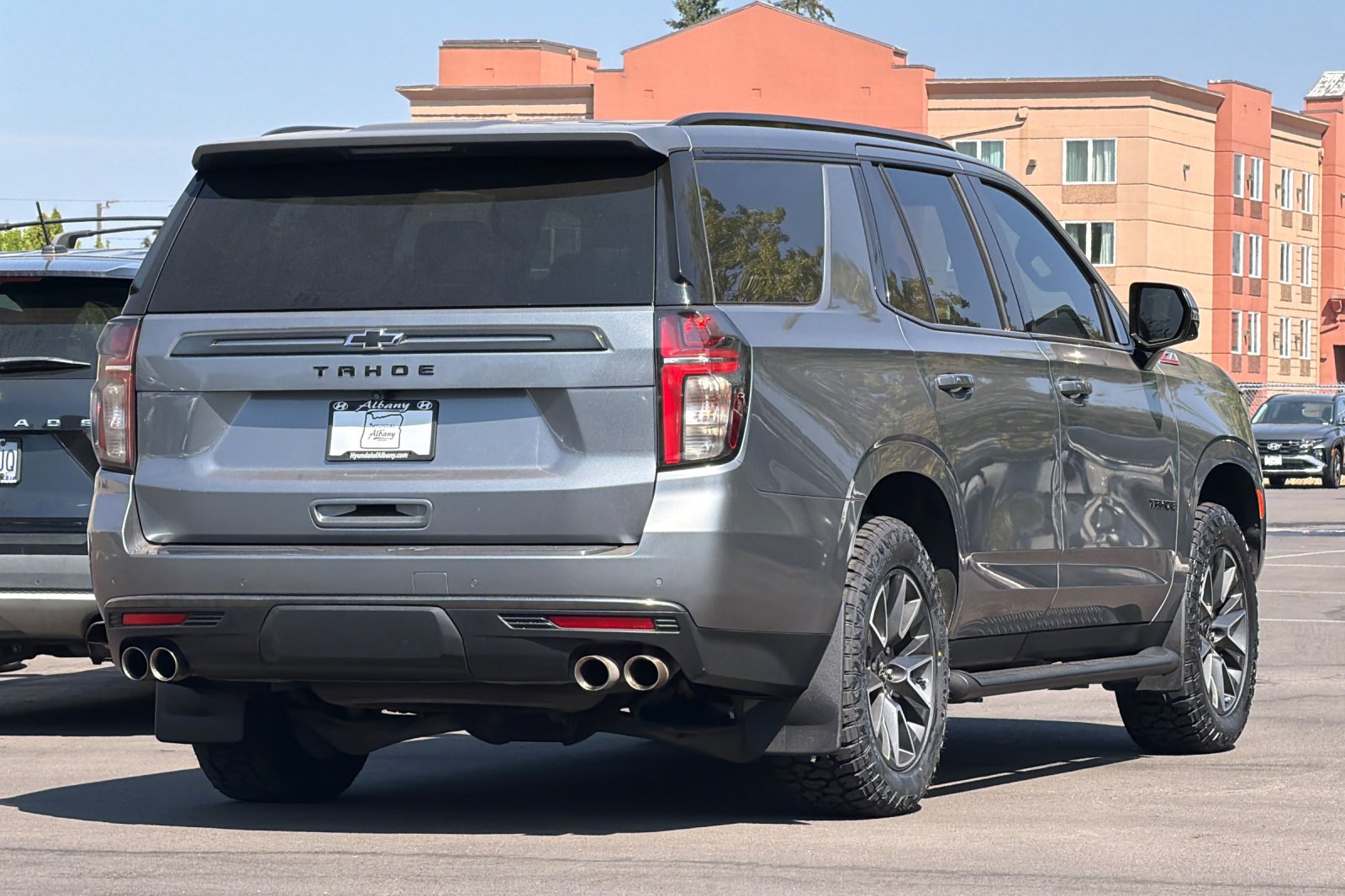 Used 2022 Gray Chevrolet Z71 image 4