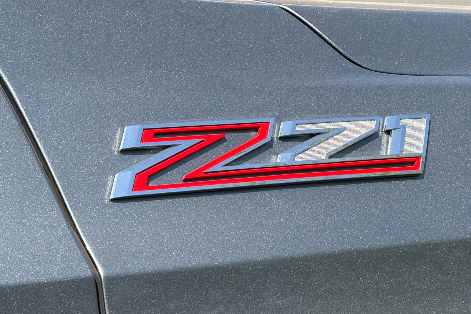 Used 2022 Gray Chevrolet Z71 image 23