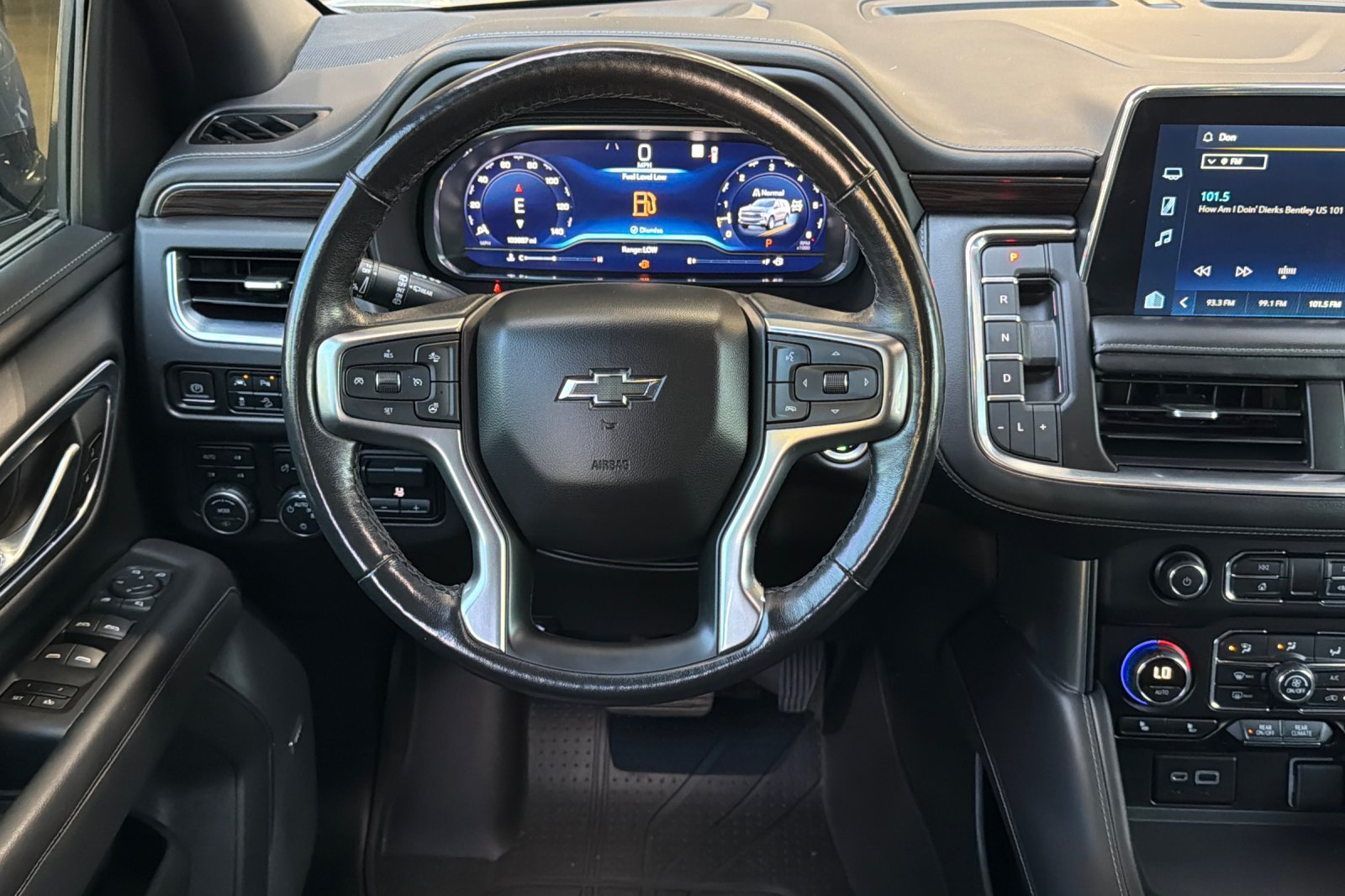 Used 2022 Gray Chevrolet Z71 image 11