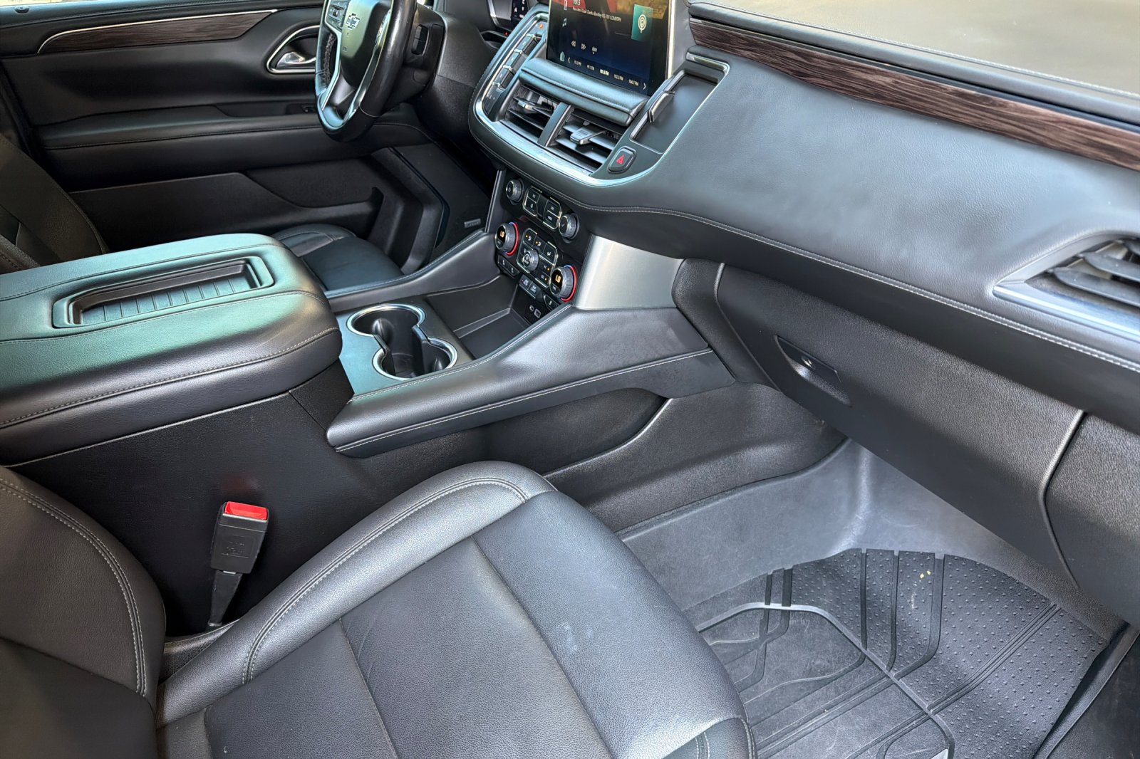 Used 2022 Gray Chevrolet Z71 image 13