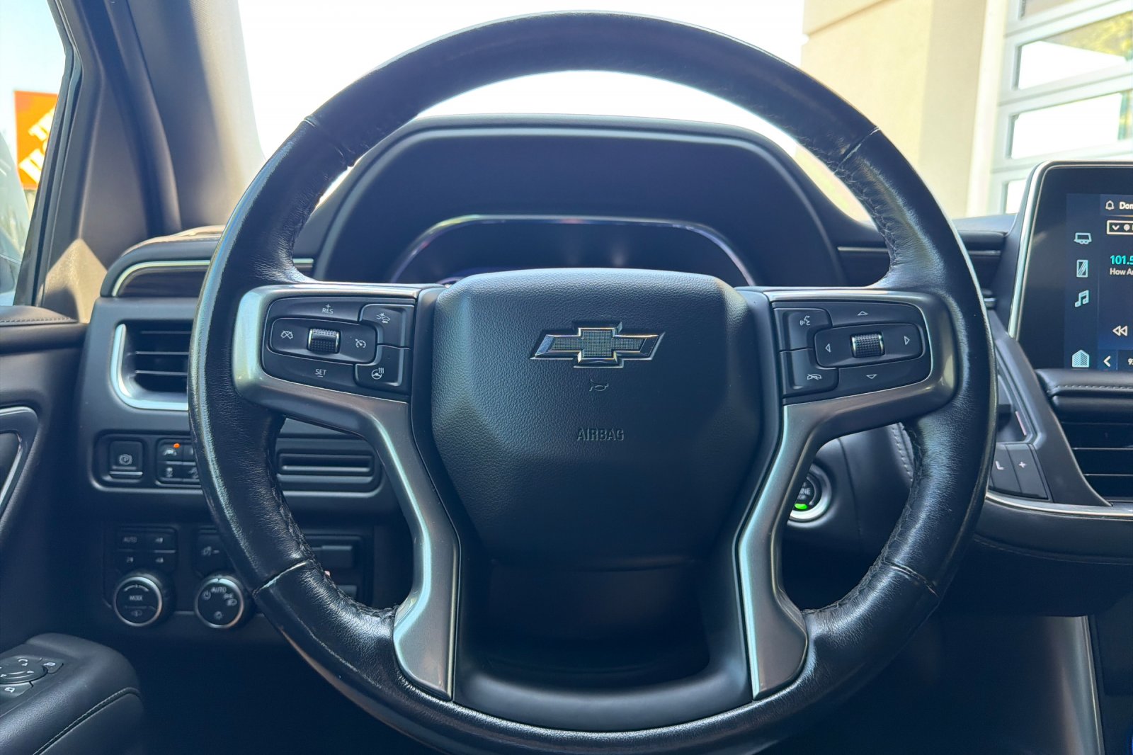 Used 2022 Gray Chevrolet Z71 image 20