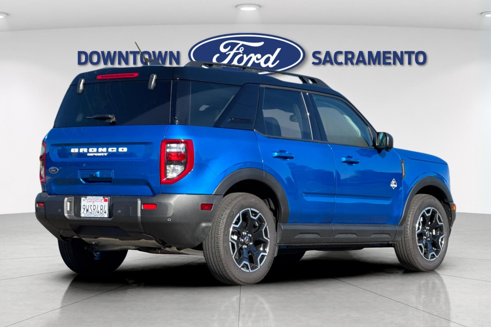 New 2025 Blue Metallic Ford Outer Banks® image 3