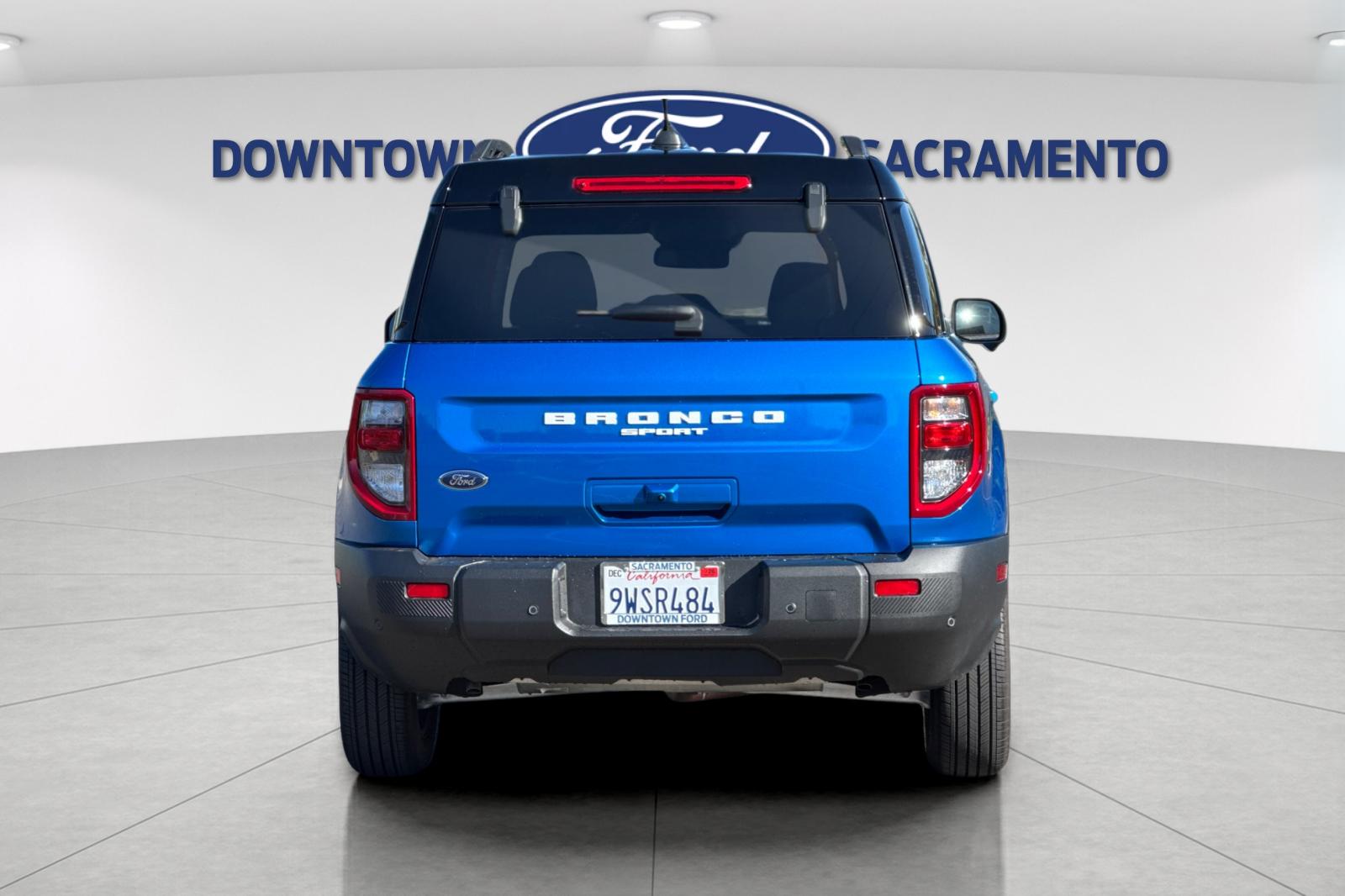 New 2025 Blue Metallic Ford Outer Banks® image 9